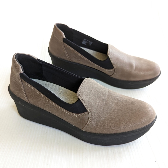 clarks cloudsteppers loafers